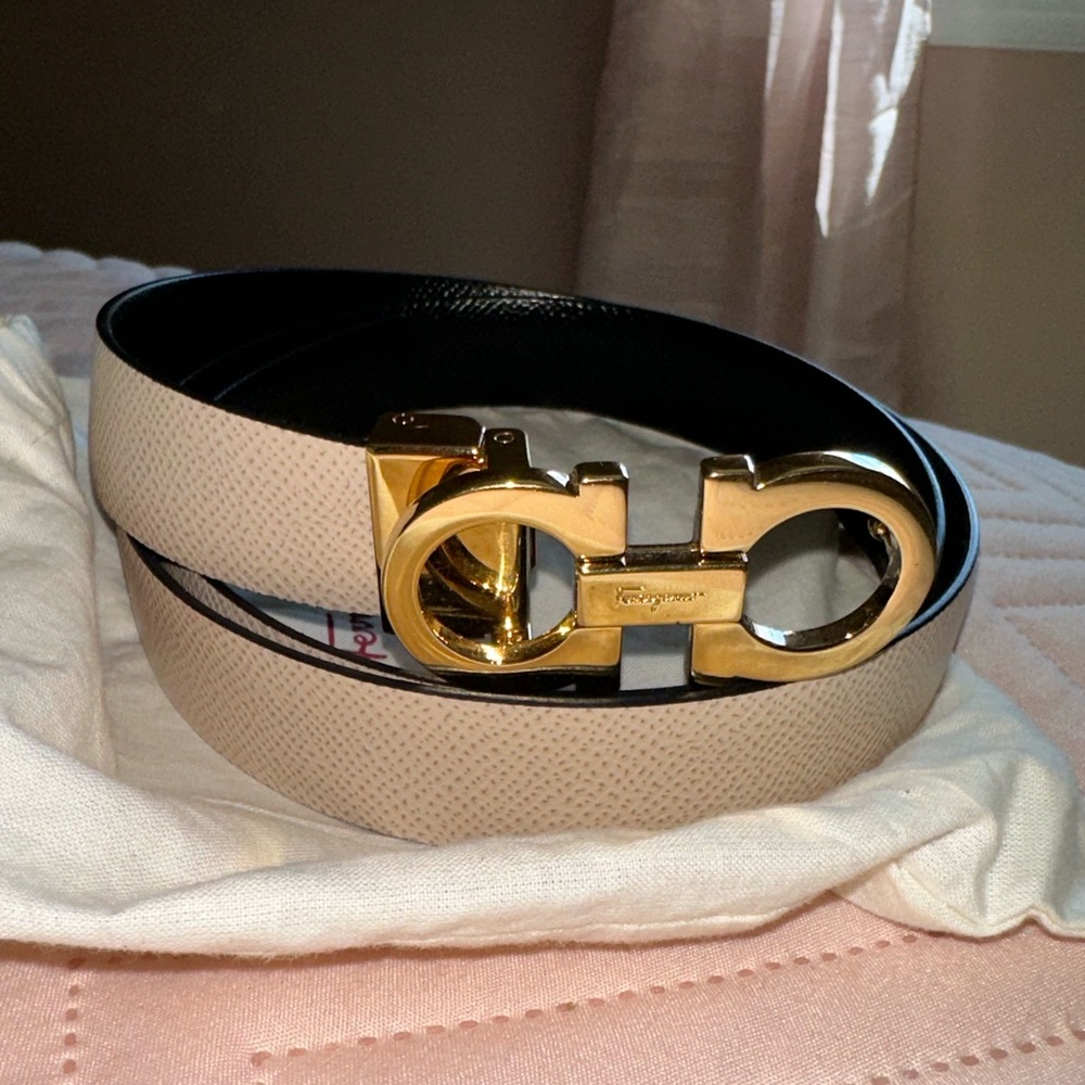 Women’s Ferragamo Belt